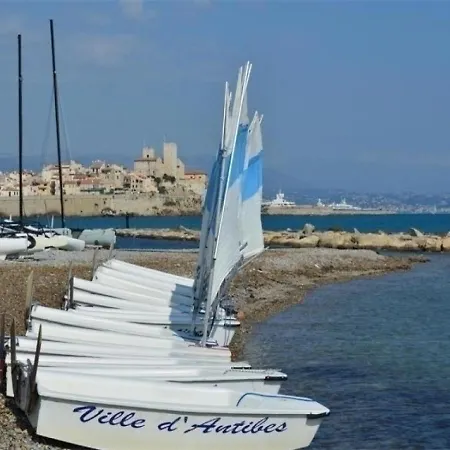Antibes, 1 Piece, 4 Personnes - Fr-1-252-101 *