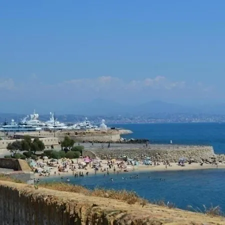 Antibes, 1 Piece, 4 Personnes - Fr-1-252-101 * Antibes